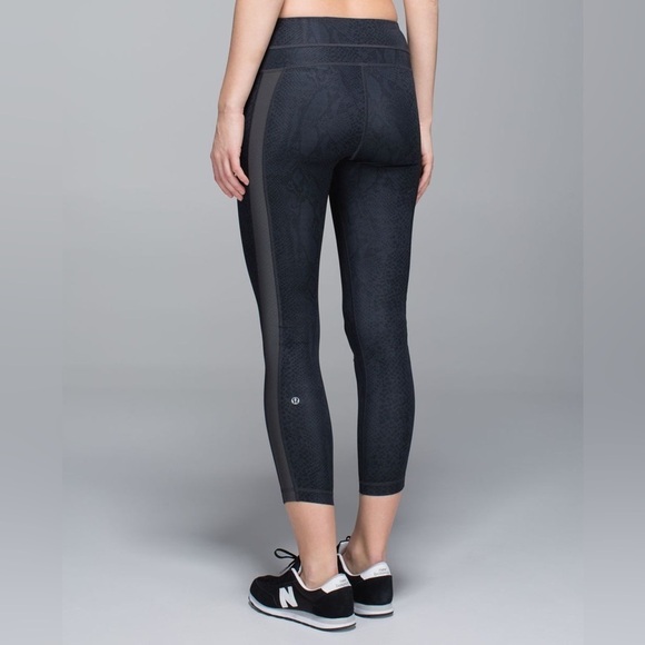 Lululemon Light Speed Tight *Full-On Luxtreme size 4 - Picture 1 of 16